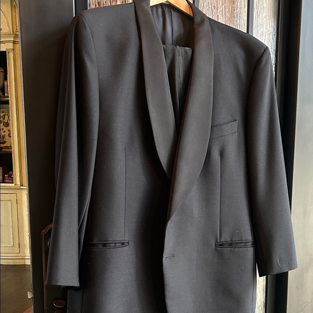 Joseph Abboud tux in mint condition